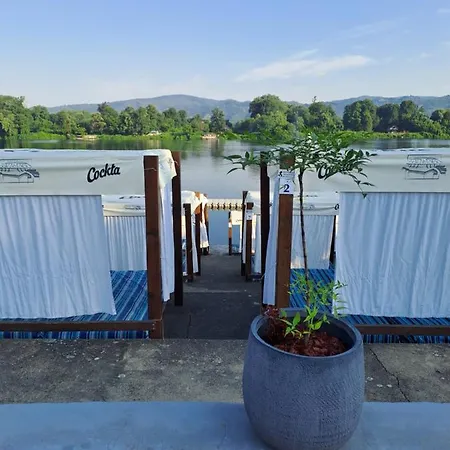 64 Lux Veliko Gradište